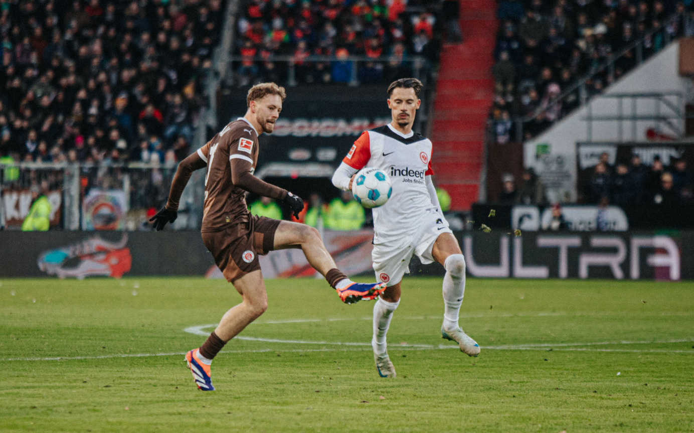 St. Pauli vs Eintracht Frankfurt (21:30 &#8211; 11/01) | Xem lại trận đấu